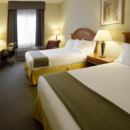 Holiday Inn Express Hotel & Suites 1000 Islands - Gananoque By Ihg Buitenkant foto