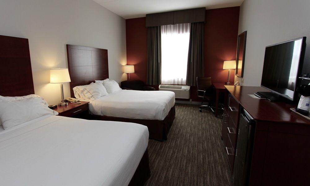Holiday Inn Express Hotel & Suites 1000 Islands - Gananoque By Ihg Buitenkant foto
