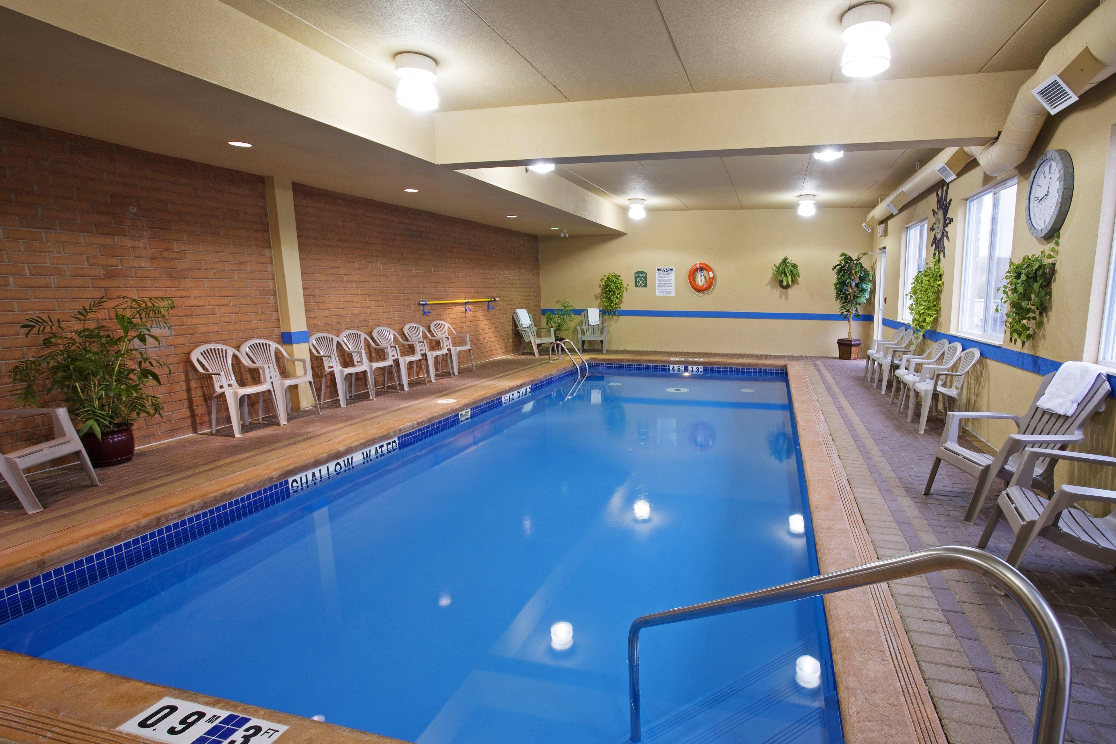 Holiday Inn Express Hotel & Suites 1000 Islands - Gananoque By Ihg Buitenkant foto