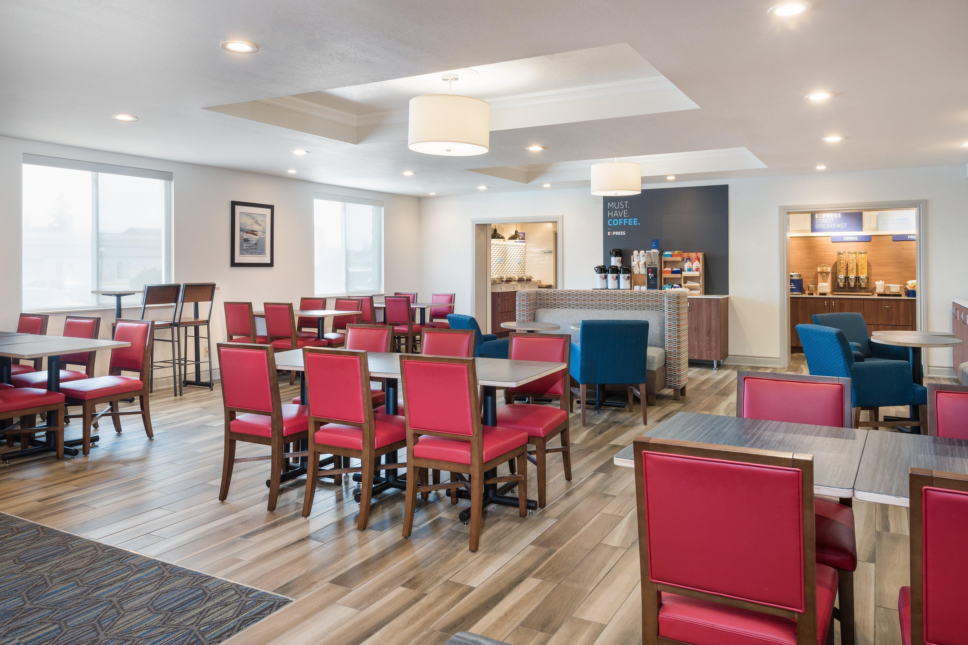 Holiday Inn Express Hotel & Suites 1000 Islands - Gananoque By Ihg Buitenkant foto