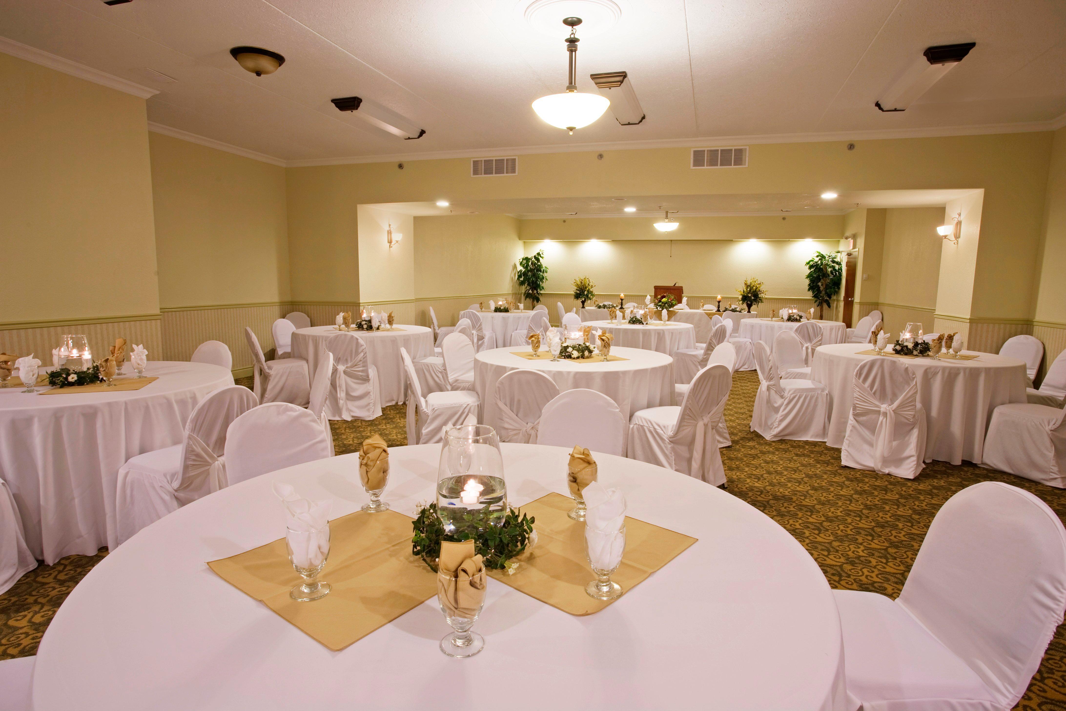 Holiday Inn Express Hotel & Suites 1000 Islands - Gananoque By Ihg Buitenkant foto