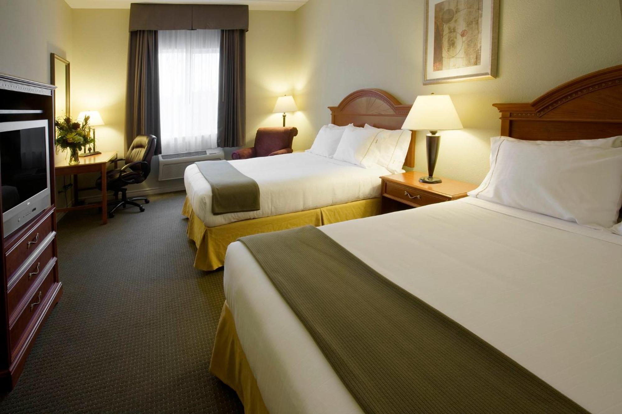 Holiday Inn Express Hotel & Suites 1000 Islands - Gananoque By Ihg Buitenkant foto
